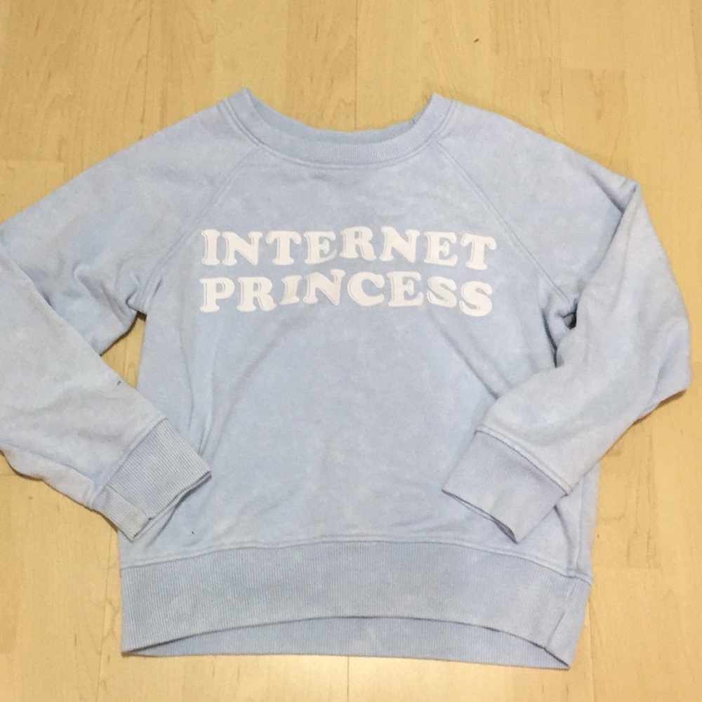 Im selling it 7$CA and 5$US